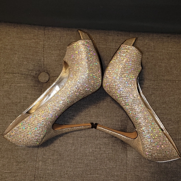 Silver High Heels Iridescent Size 7.5 - Picture 5 of 9